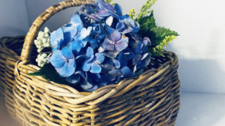 商品画像：紫陽花のバスケットアレンジ