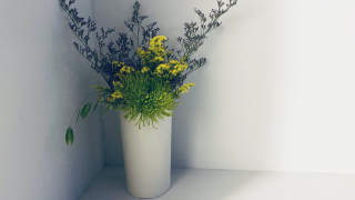 商品画像：ラベンダーとグリーンのアレンジ